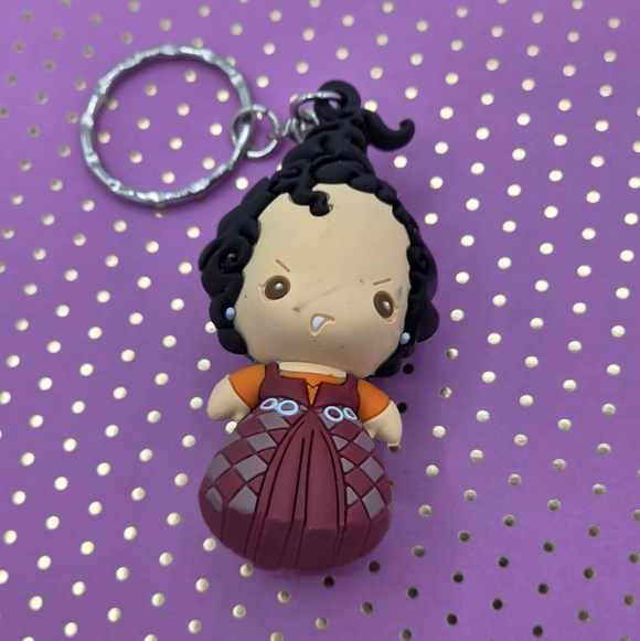 Disney Hocus Pocus Mary Sanderson Series 1 Bag Clip Keychain - Picture 2 of 4